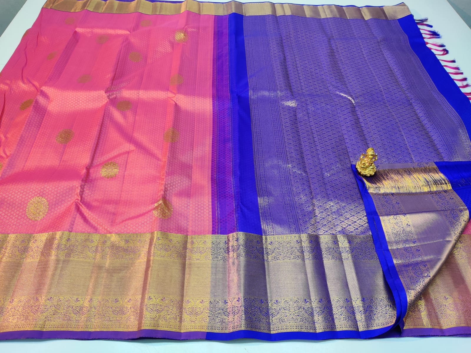 Bridal Kanchipuram Embossed Pattern Silk Saree - Image 3