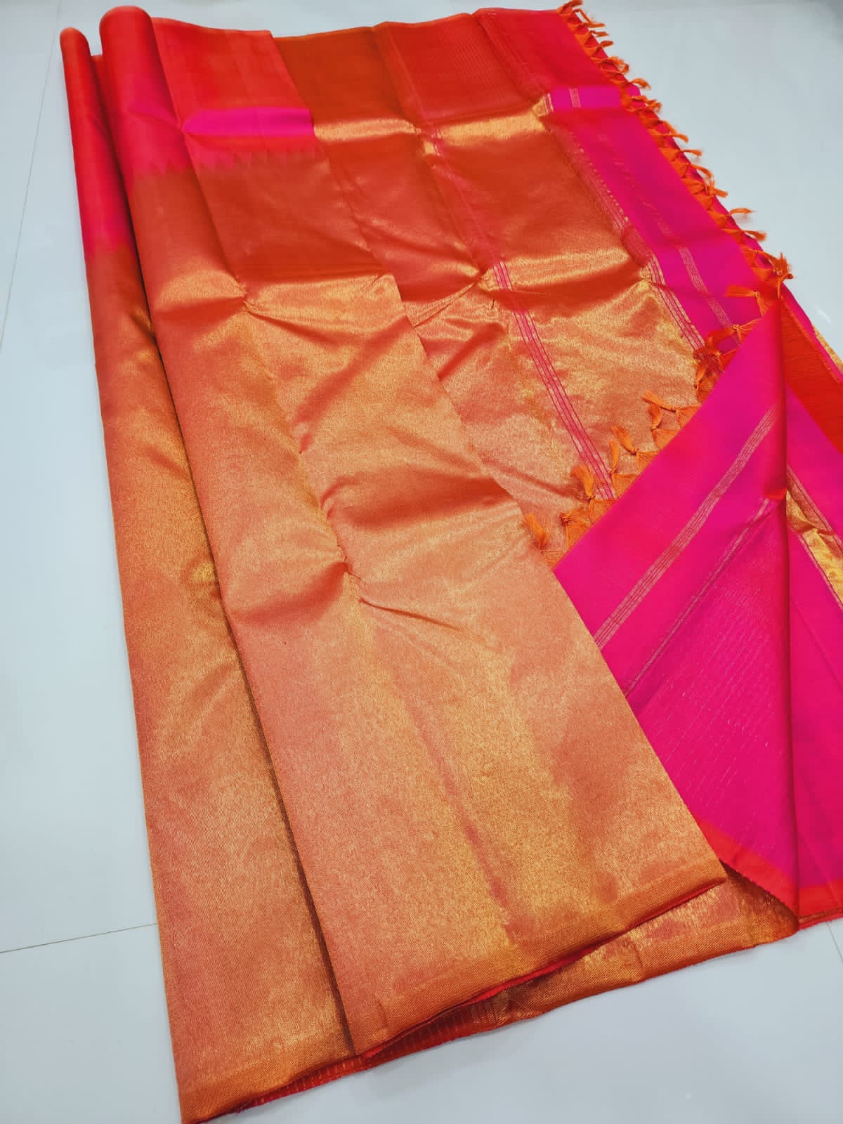 Dual Shade Pink Raising Temple Border Kanchipuram Silk Saree - Image 3