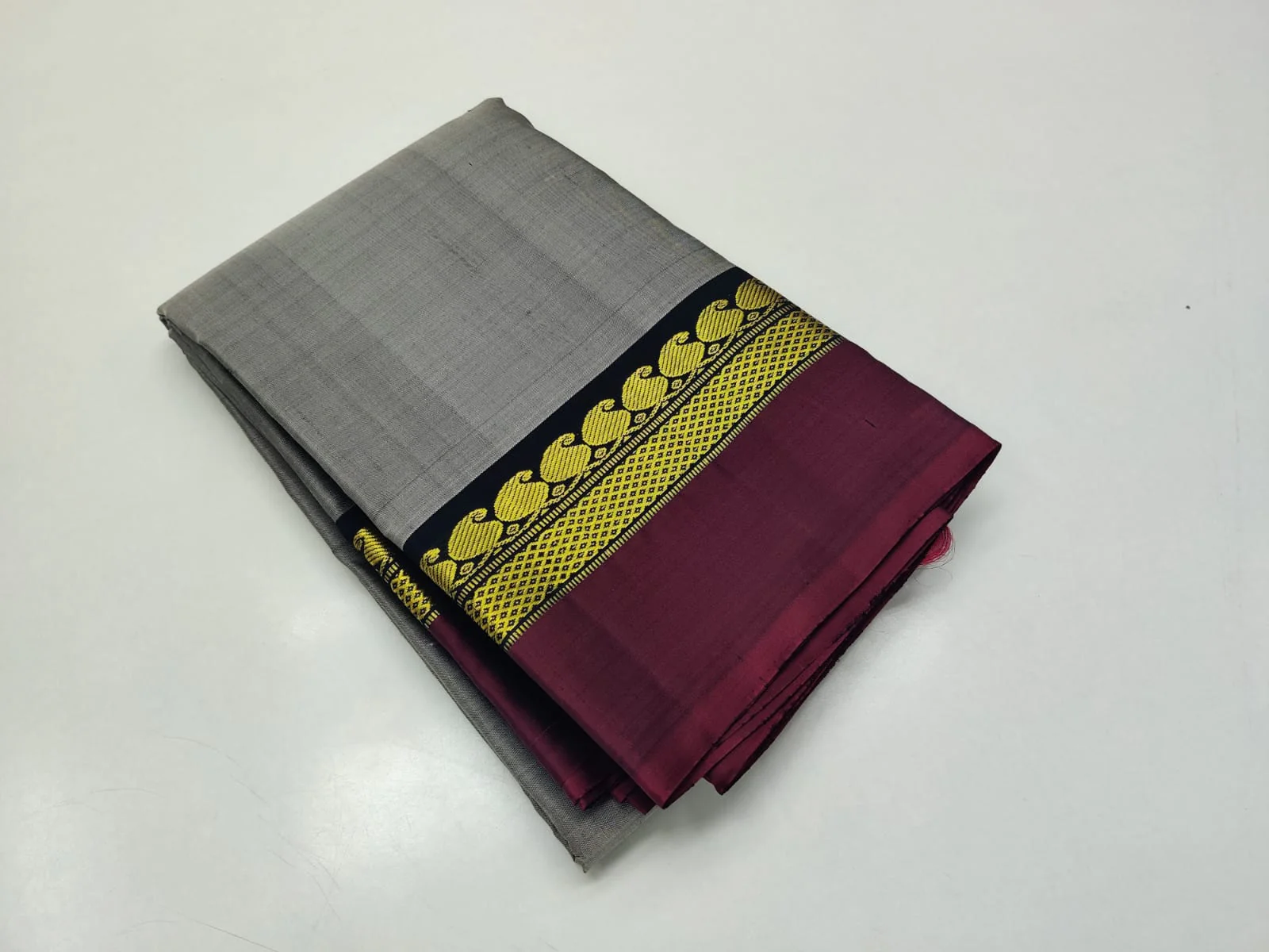 Grey Kanchipuram Silk Saree - Image 5