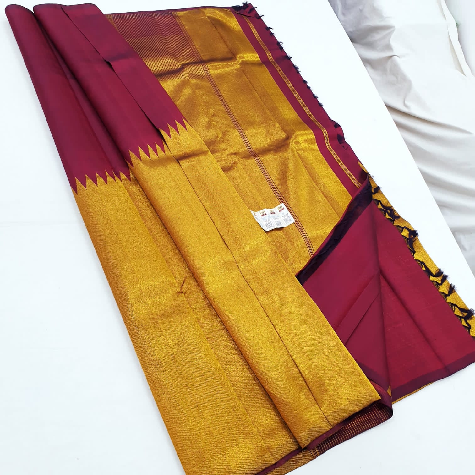 Maroon Raising Temple Border Kanchipuram Silk Saree - Image 3