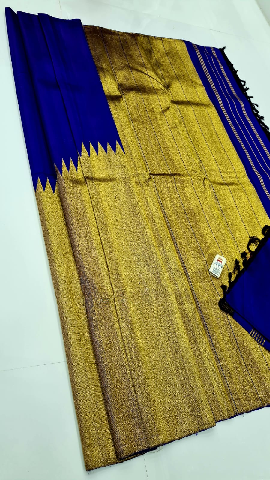 Royal Blue Raising Temple Border Kanchipuram Silk Saree - Image 3