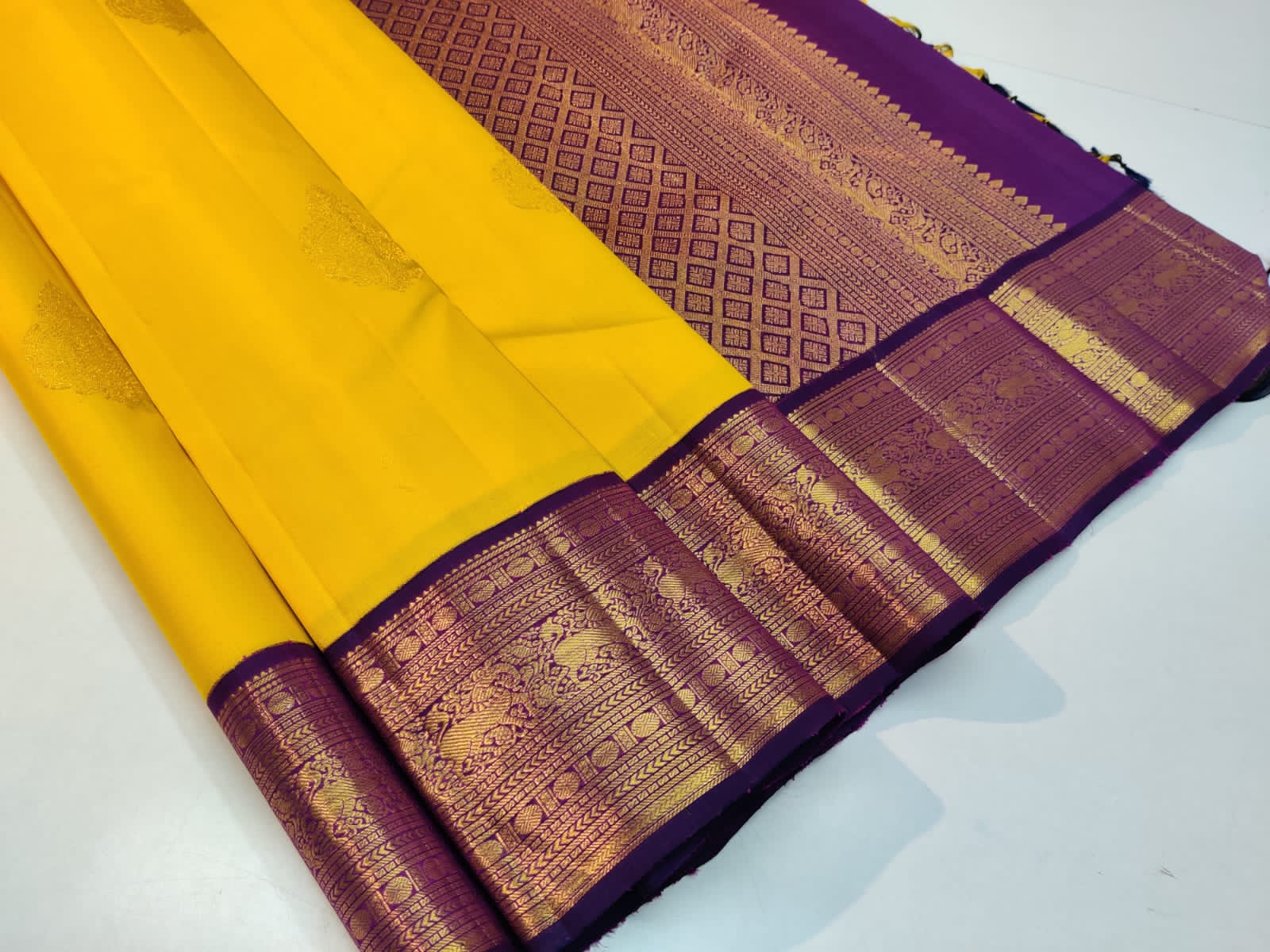 Yellow Korvai Kanchipuram Silk Saree - Image 3